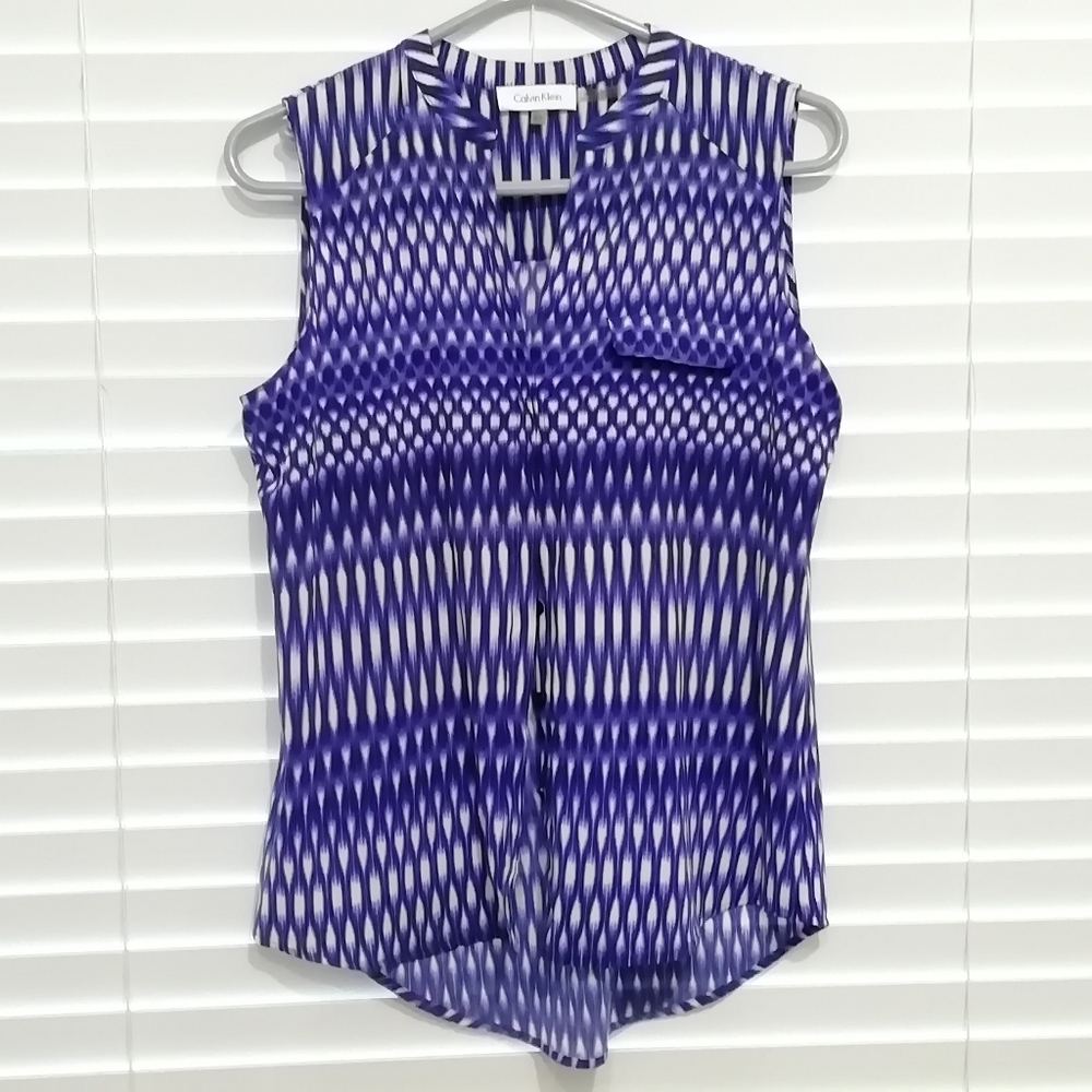 Calvin Klein Sleeveless short blouse
